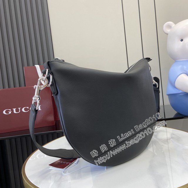 Gucci專櫃古馳最新款Body雙鎖扣粒面軟皮小號男士肩背包 jh2467型號：801887